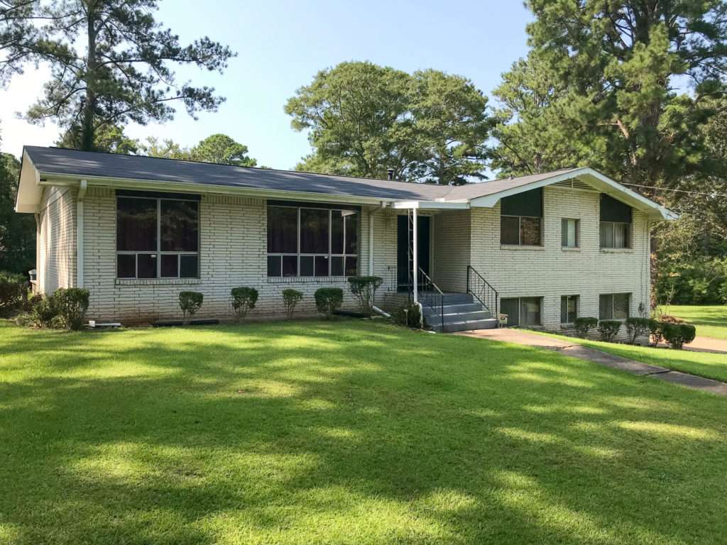 Exterior view of the office space at 8291 Webb Road, Riverdale, GA, leased by Stratus Property Group.