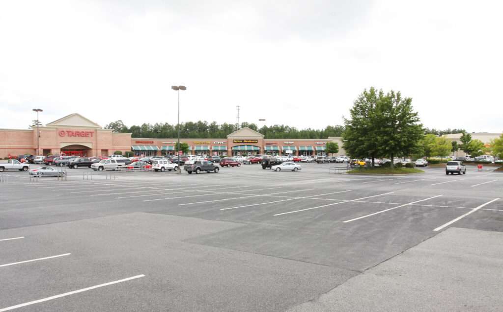 Exterior view of Lawrenceville Market at 875 Lawrenceville-Suwanee Road, Lawrenceville, GA, leased by Stratus Property Group.