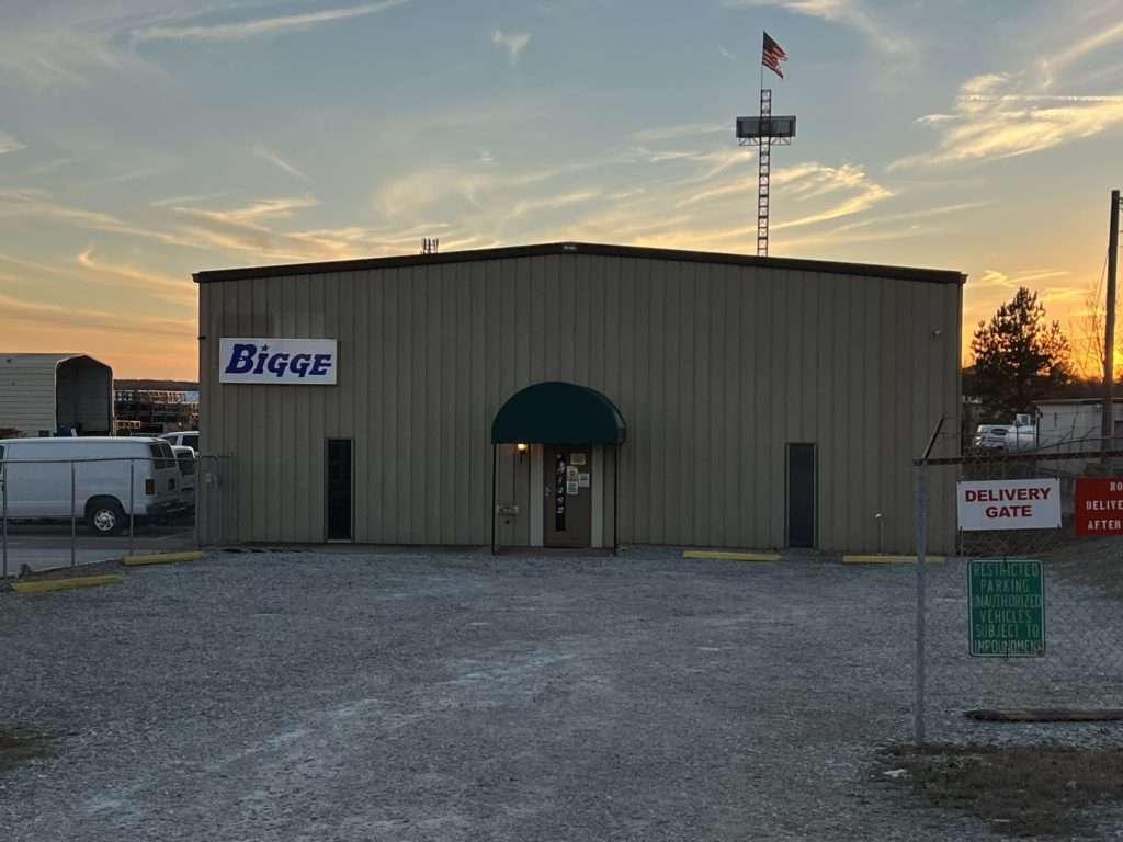 Exterior view of the industrial property at 1080 Industrial Drive, Watkinsville, GA, leased to Bigge Crane by Stratus Property Group.