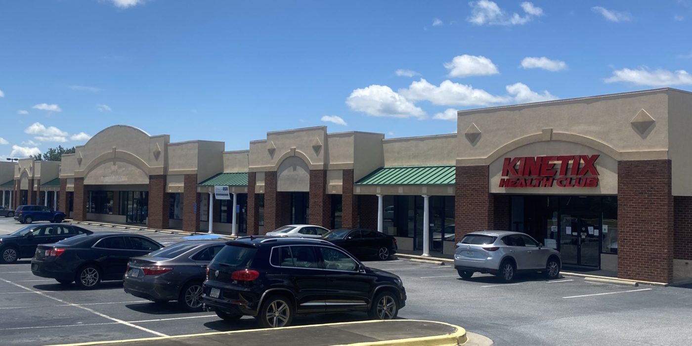 Exterior view of Jasmine Place Retail Center at 115 Margie Drive, Warner Robins, GA, sold by Stratus Property Group.