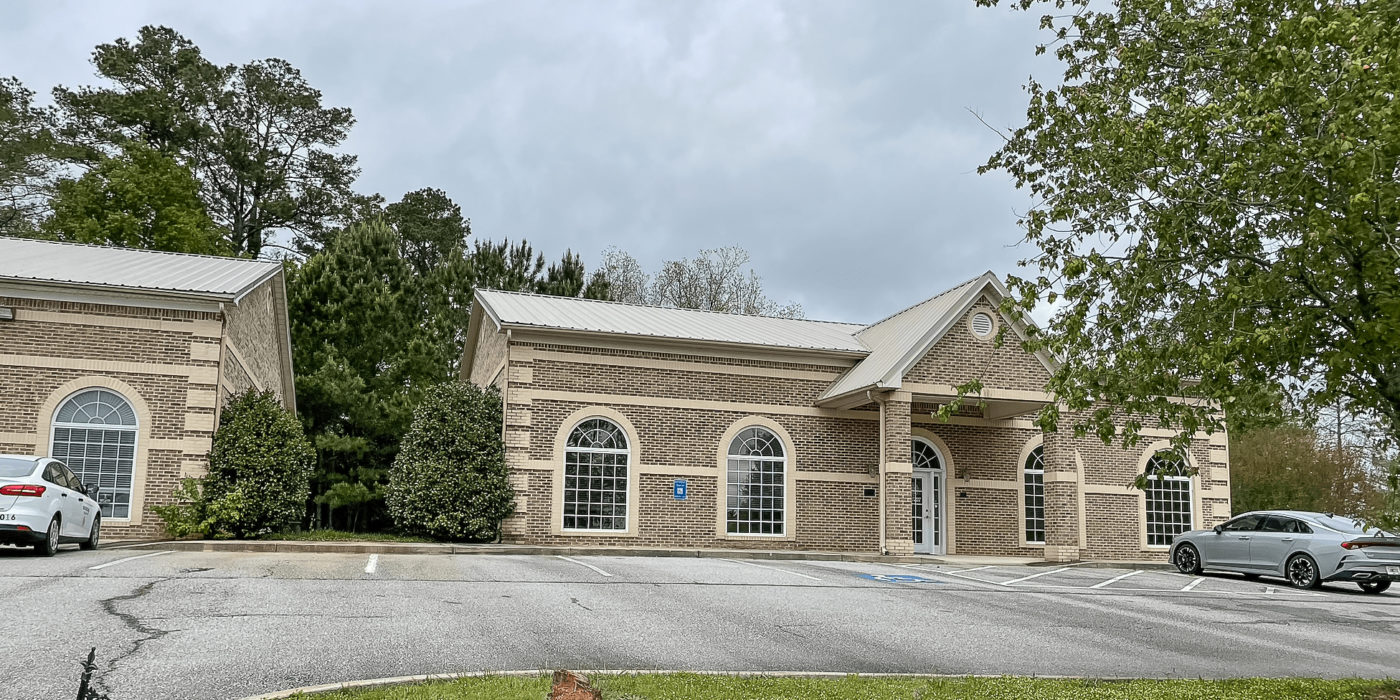 Exterior view of Lakeview Business Center at 2300 Lakeview Parkway, Danielsville, GA, sold by Stratus Property Group to Madison County for government offices.