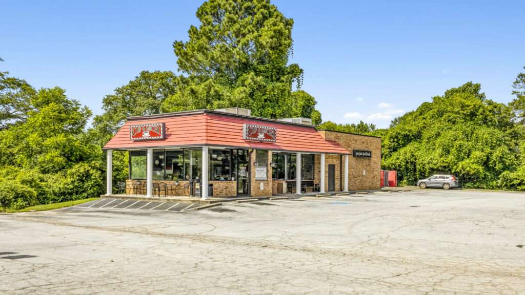 Exterior view of the 2,000 sq ft turnkey restaurant at 4408 Lawrenceville Road, Loganville, GA.