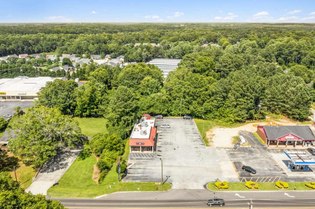 Exterior view of the 2,000 sq ft turnkey restaurant at 4408 Lawrenceville Road, Loganville, GA.